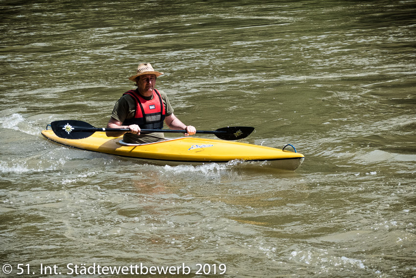 092 Platz-014-Benjamin Theunert 0607_auf der Donau